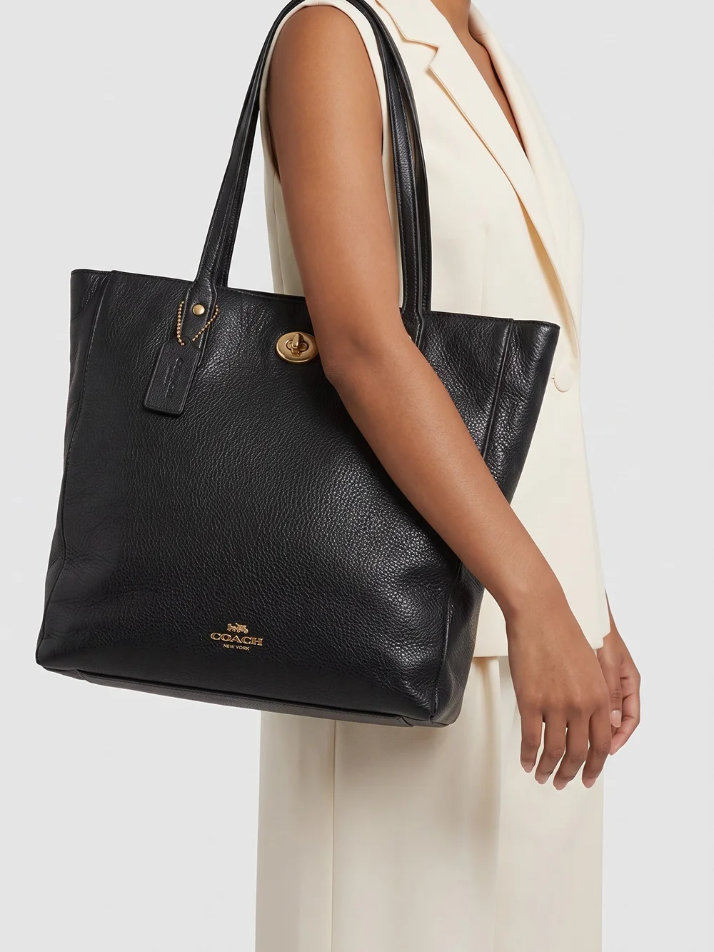Coach F12484 Black Pebbled Leather Turnlock Carryall Stachel Tote  Purse
